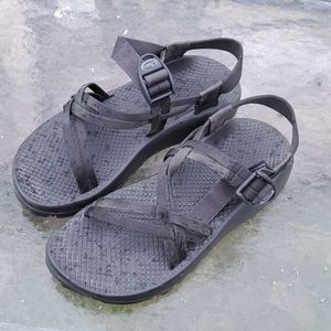 Black double strap size 7 chacos